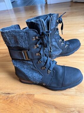 Womens Lace-Up Ankle Boots with Wool Paneling - Black/Grey